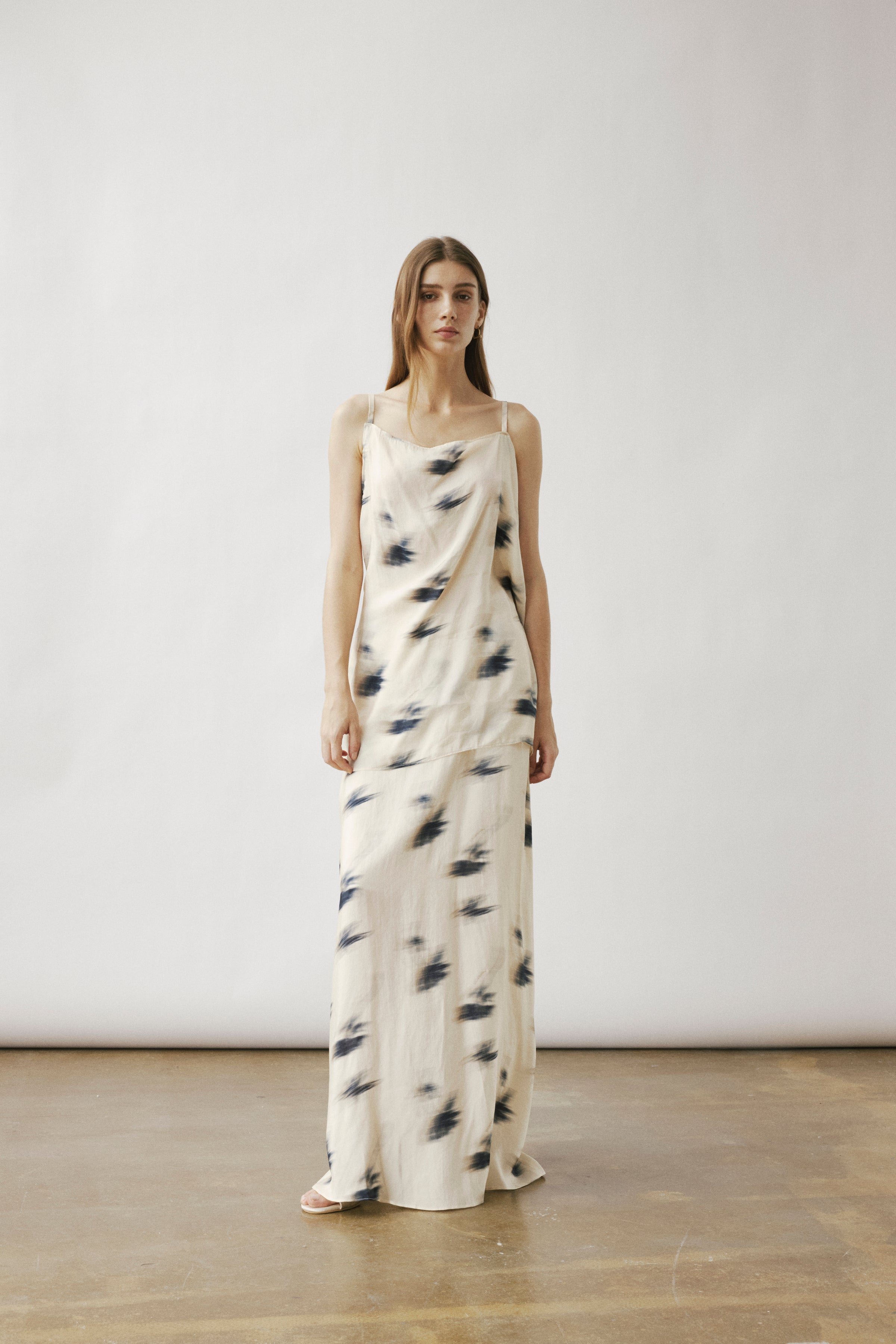 Nili asymmetric tank