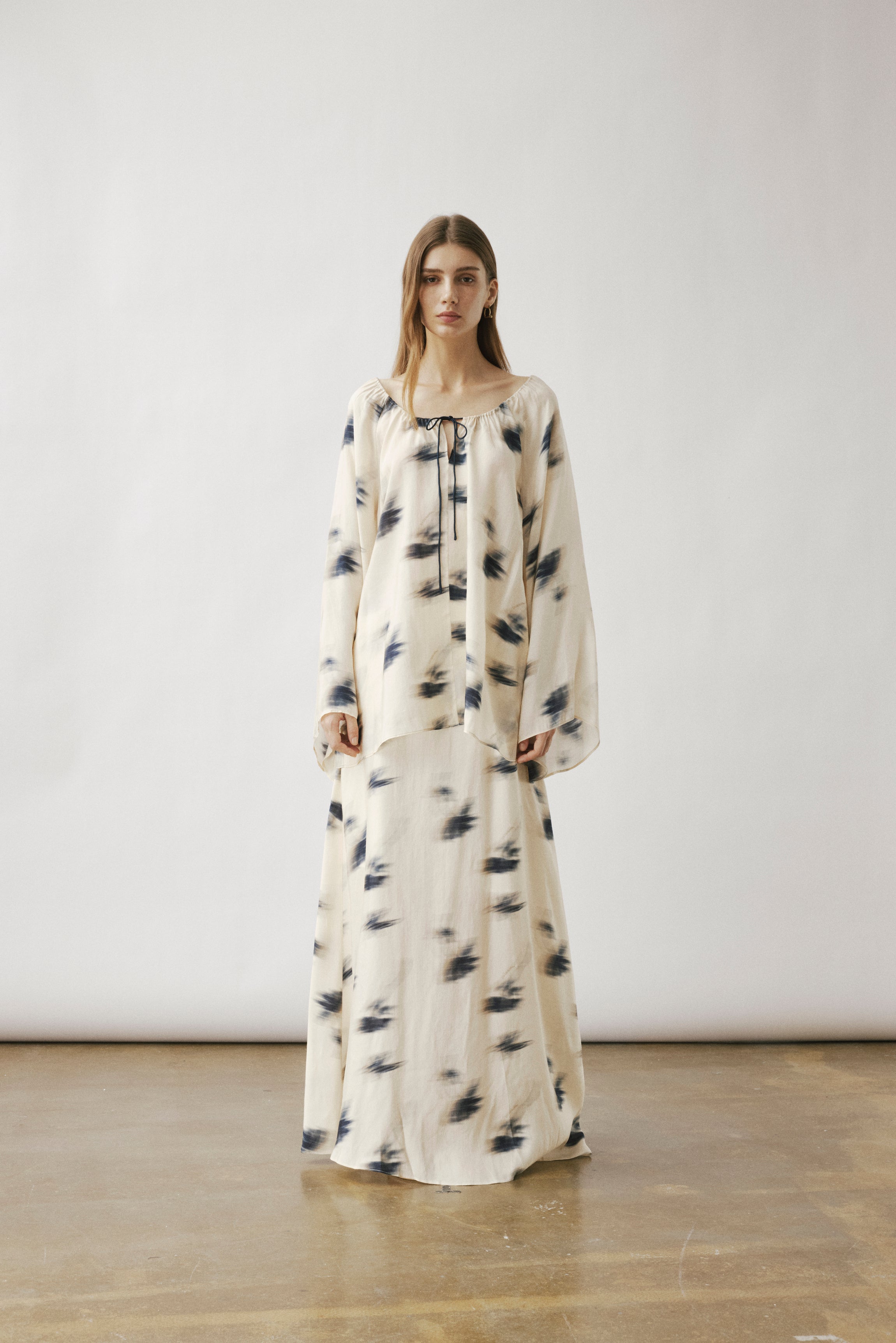 Nilli blurry blouse