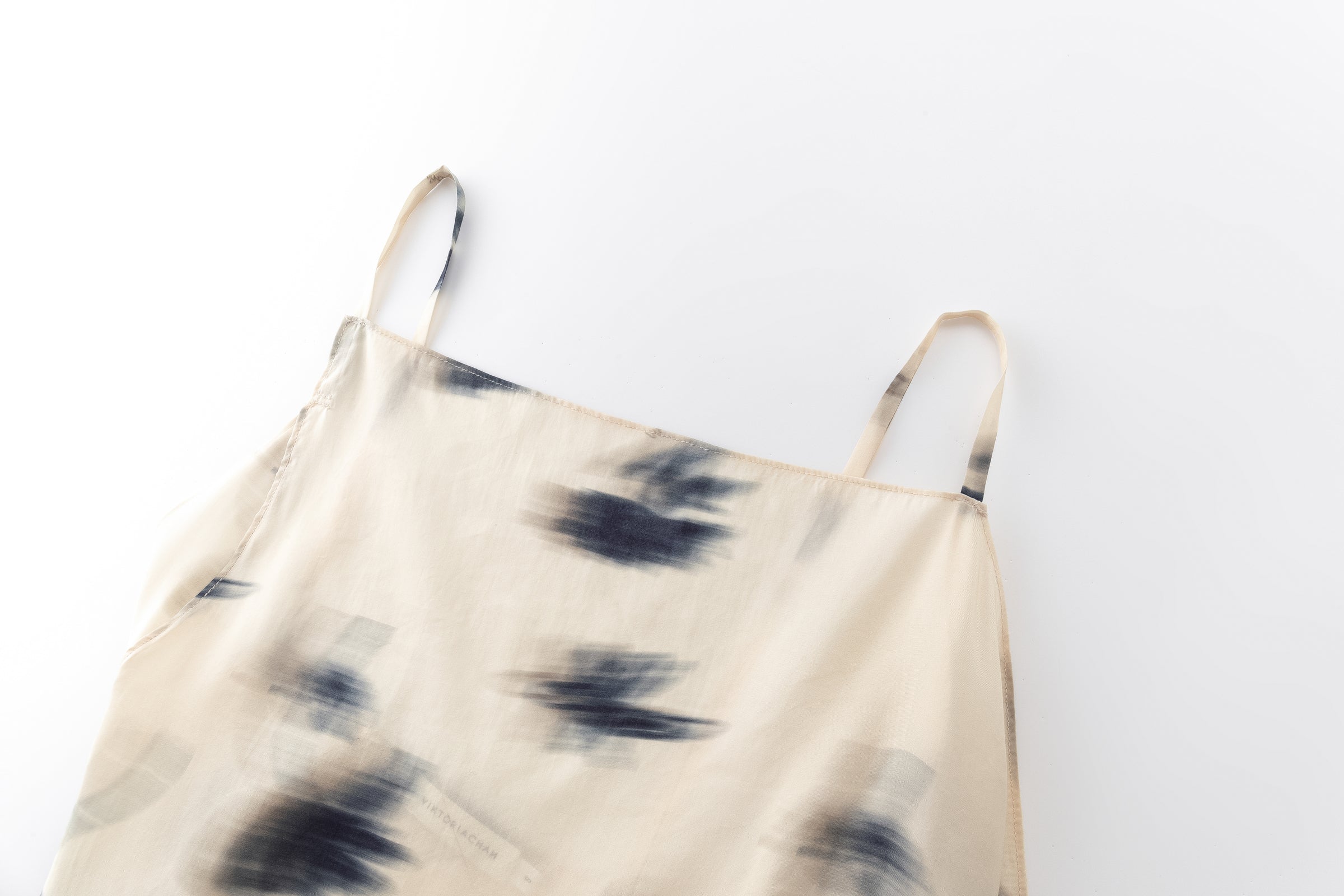 Nili asymmetric tank