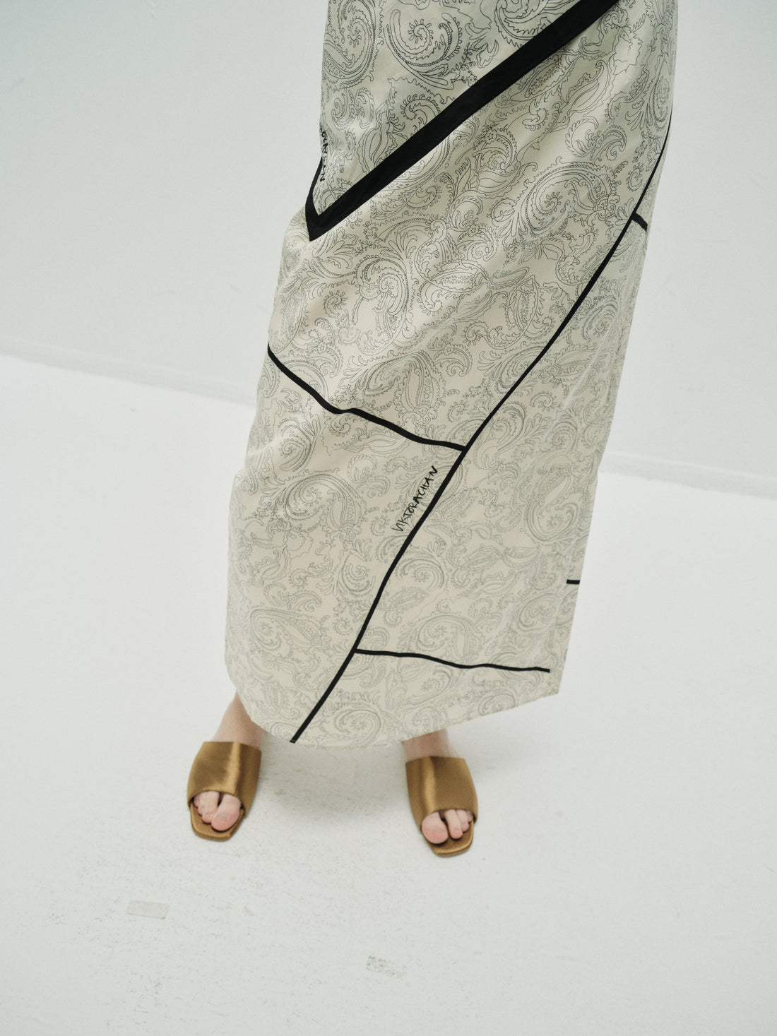 Roma silk skirt