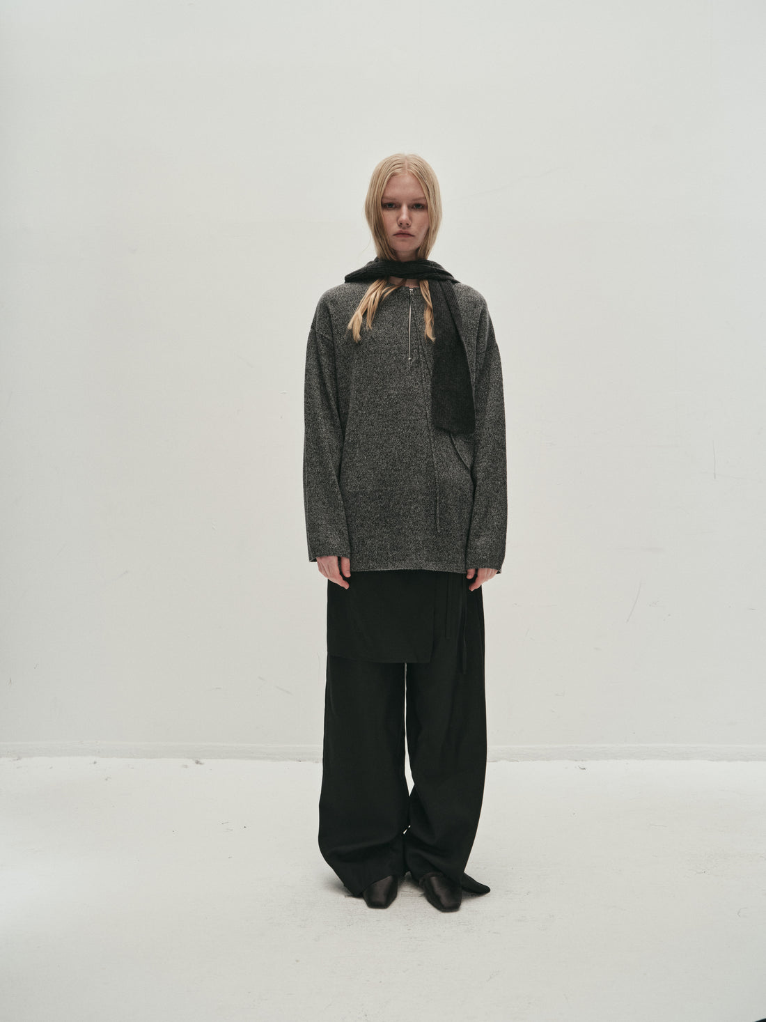 Araki zipper pullover