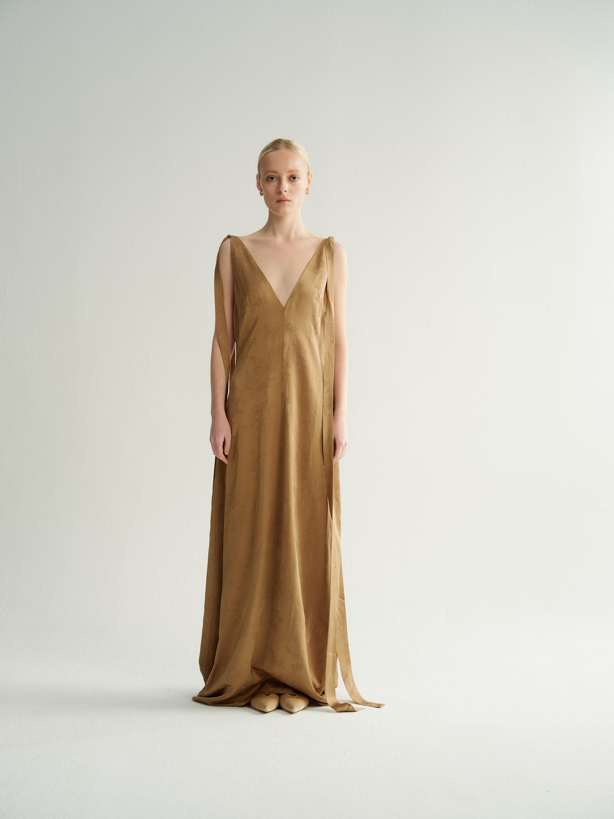 Sindy gown with straps