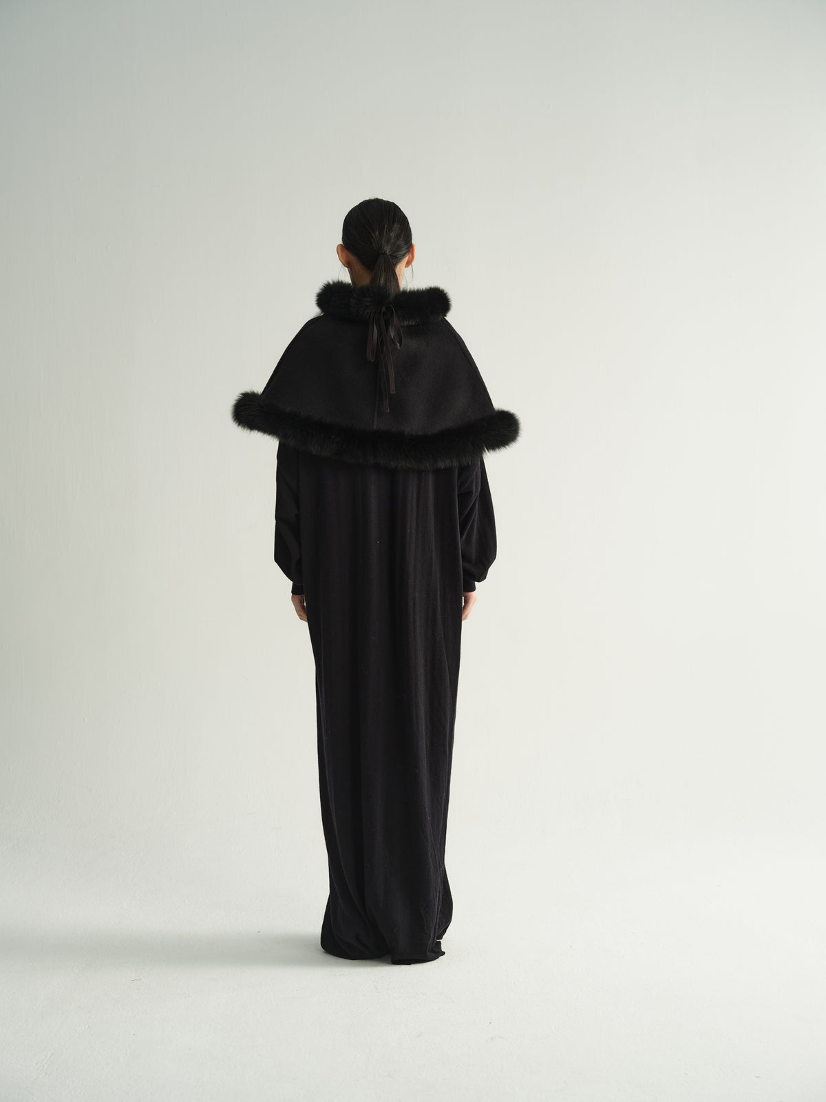 Lyra mini cape
