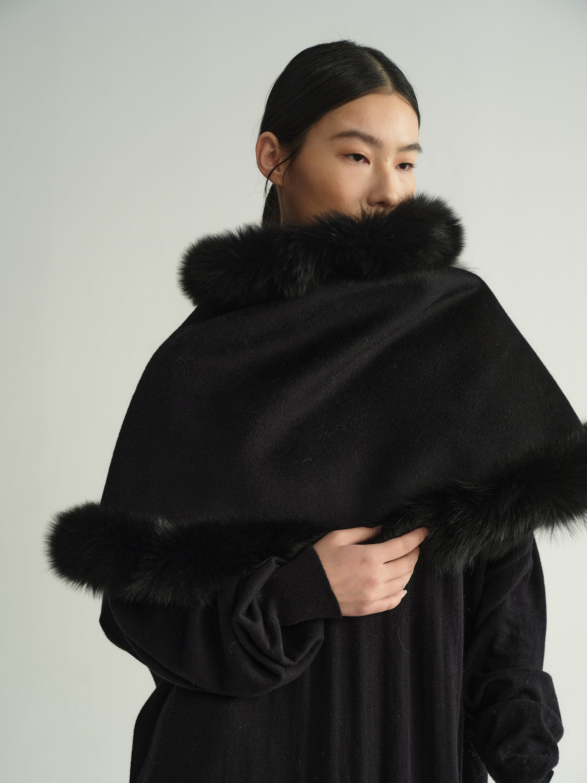 Lyra mini cape