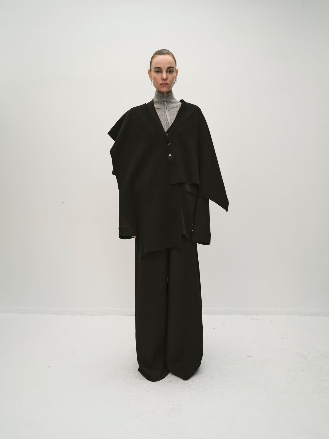 Larissa cape