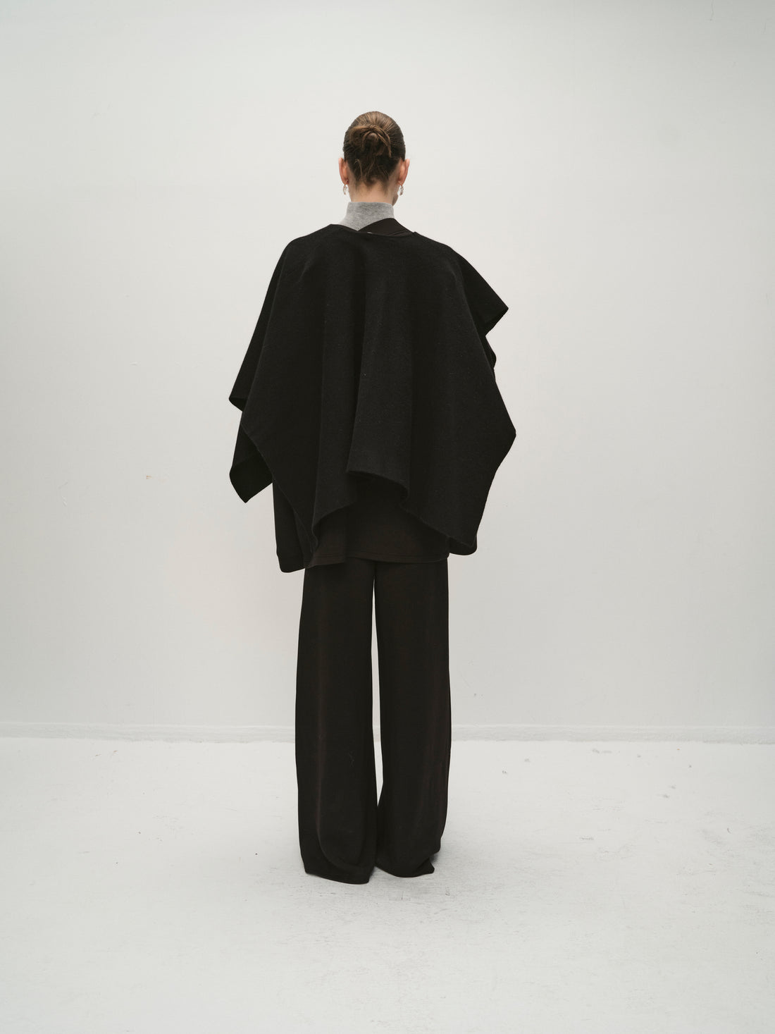 Larissa cape