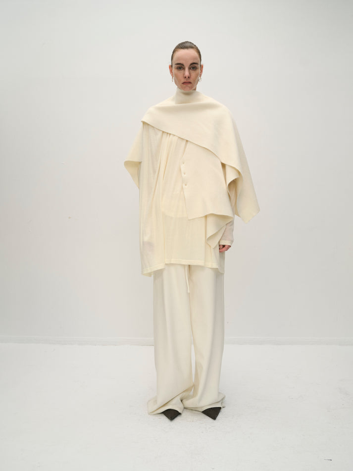 Larissa cape