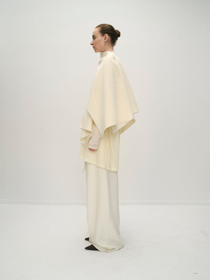 Larissa cape