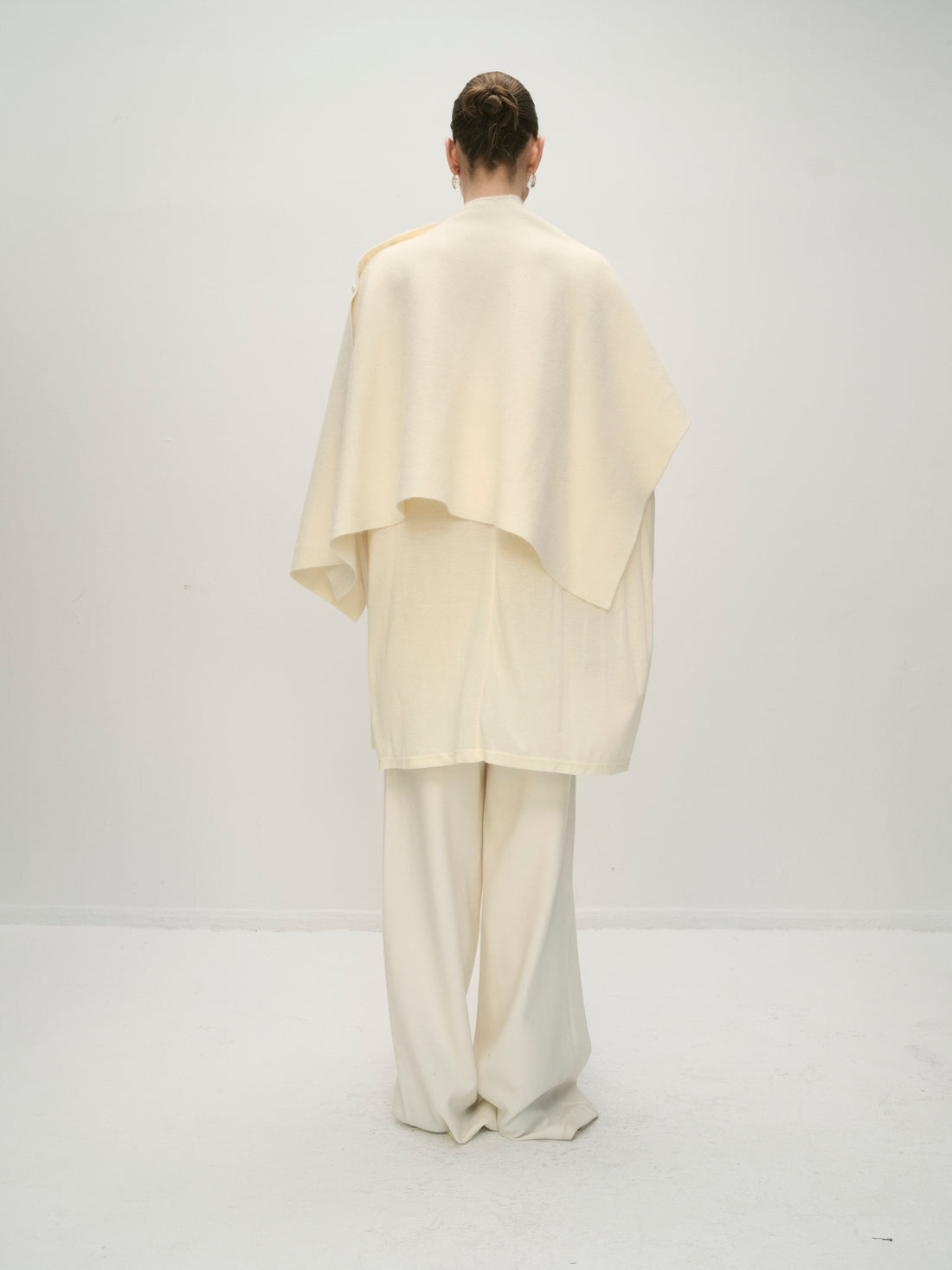 Larissa cape