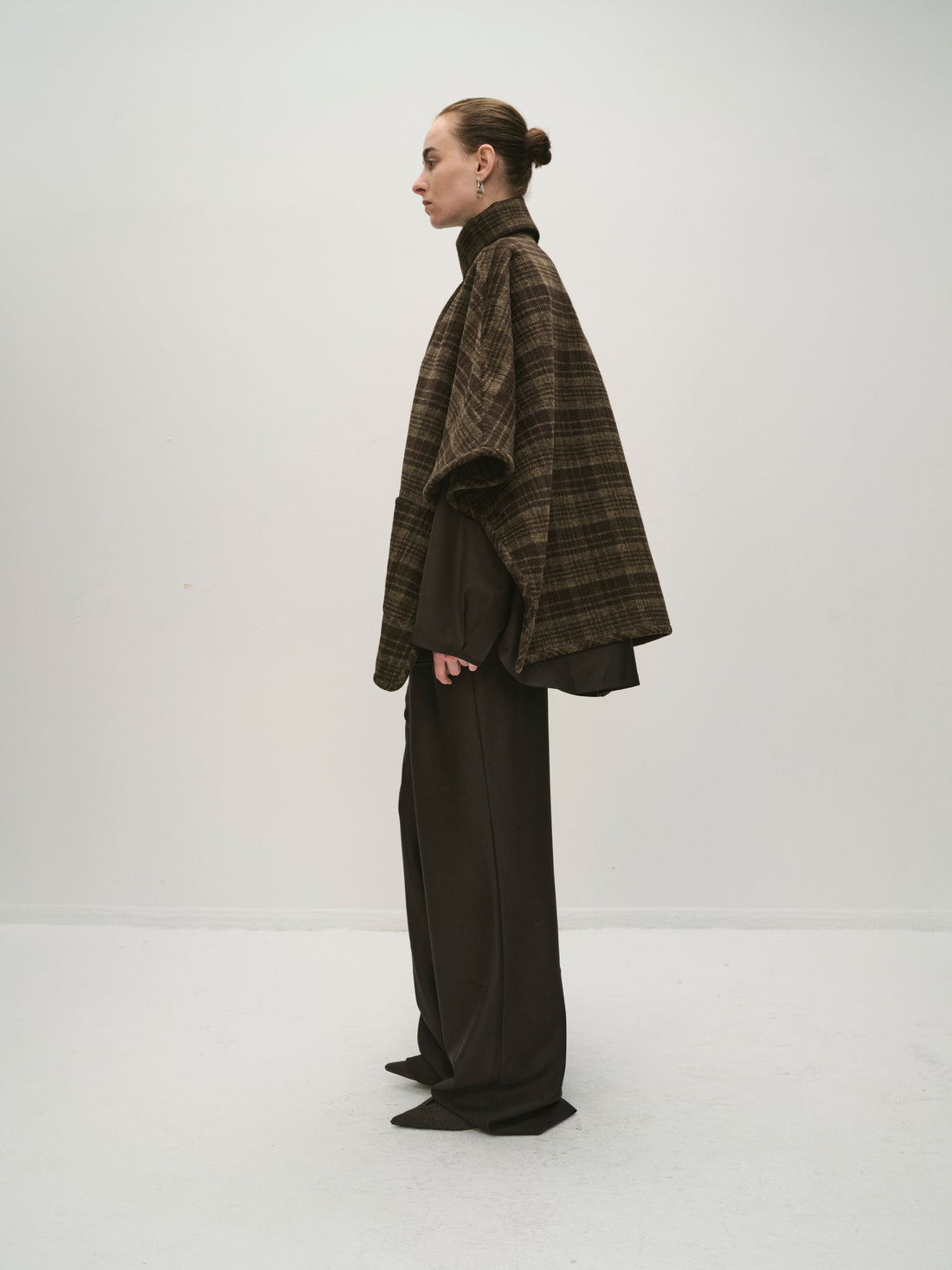 Araki checked cape