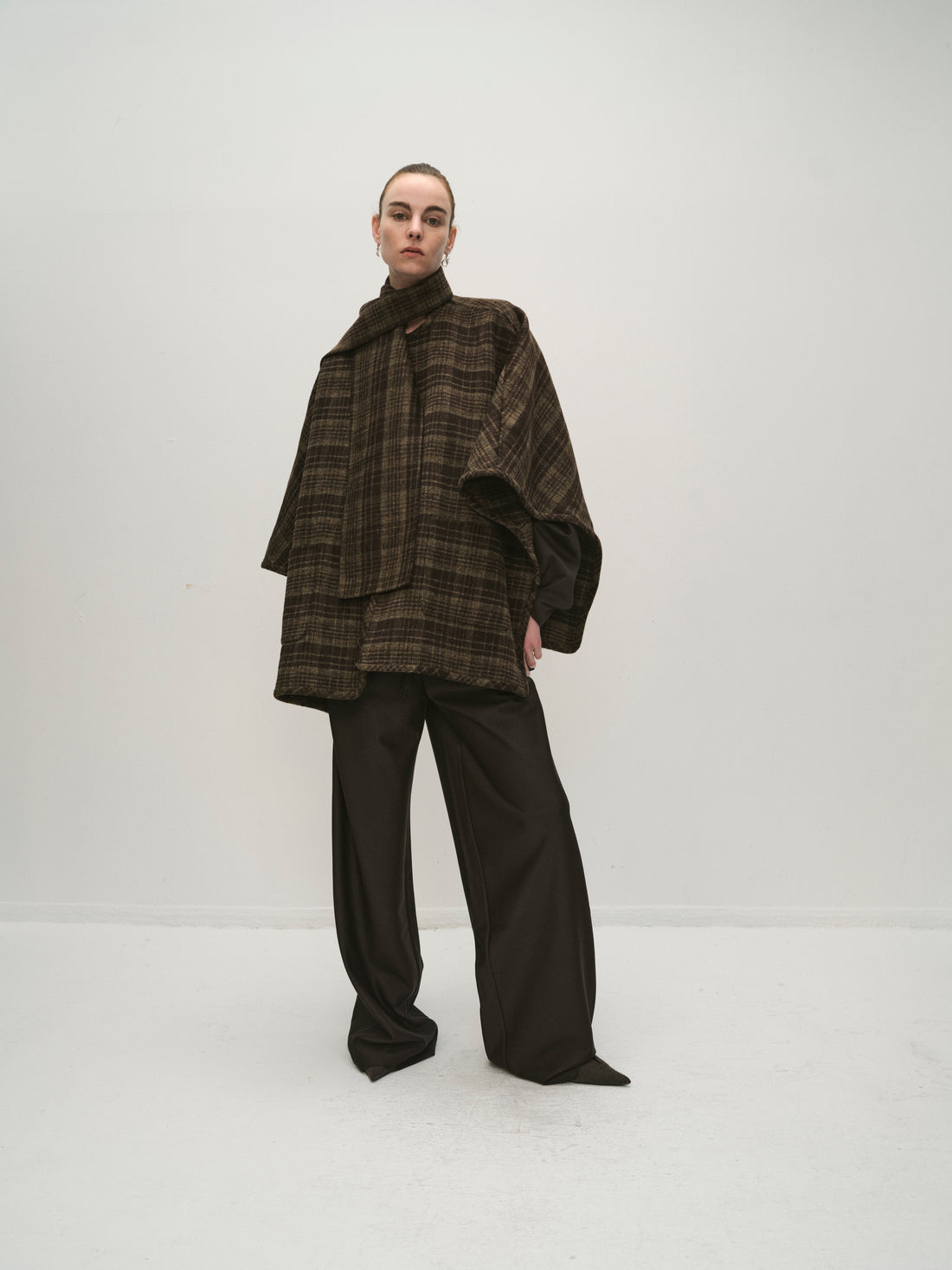 Araki checked cape