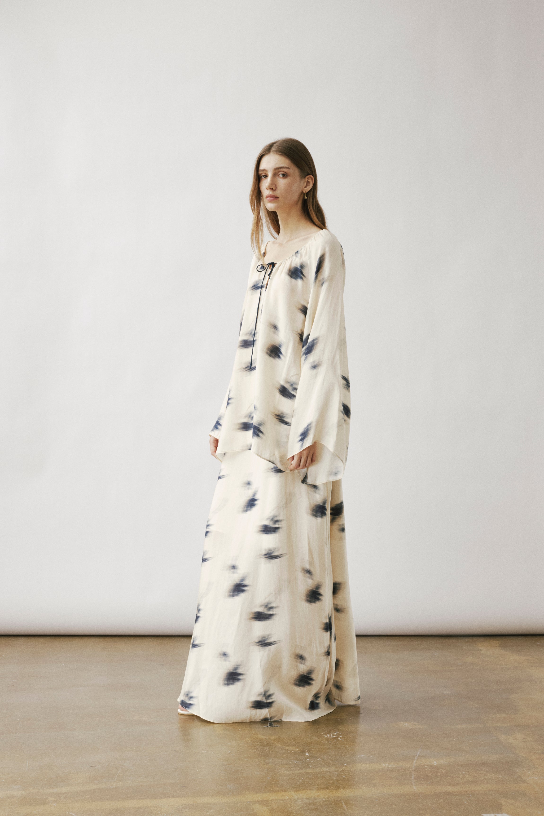 Nilli blurry blouse