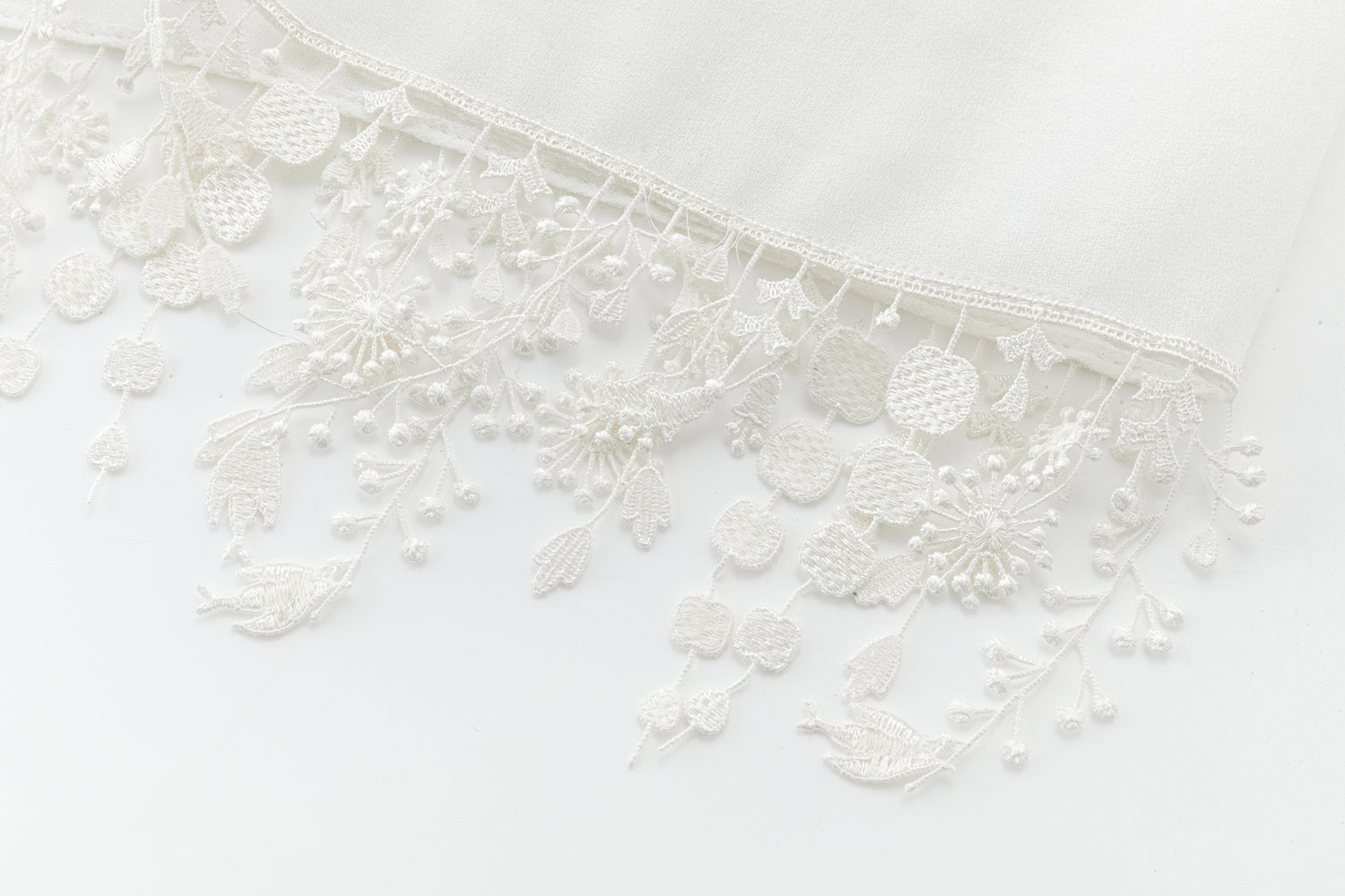Cerise lace scarf