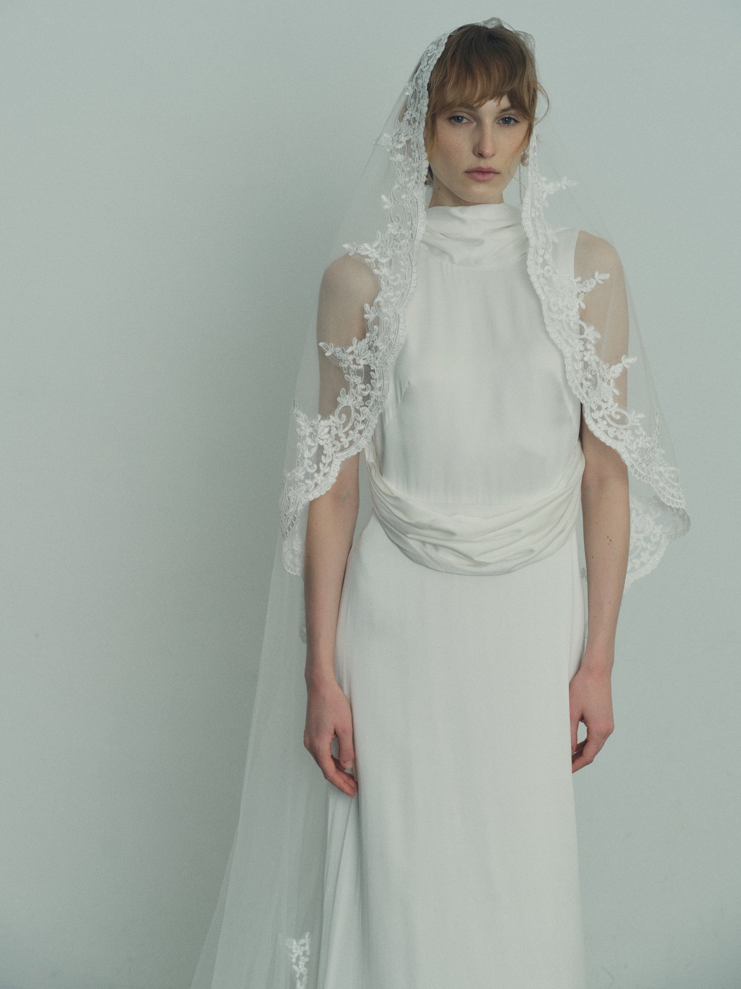 Daisy lace veil