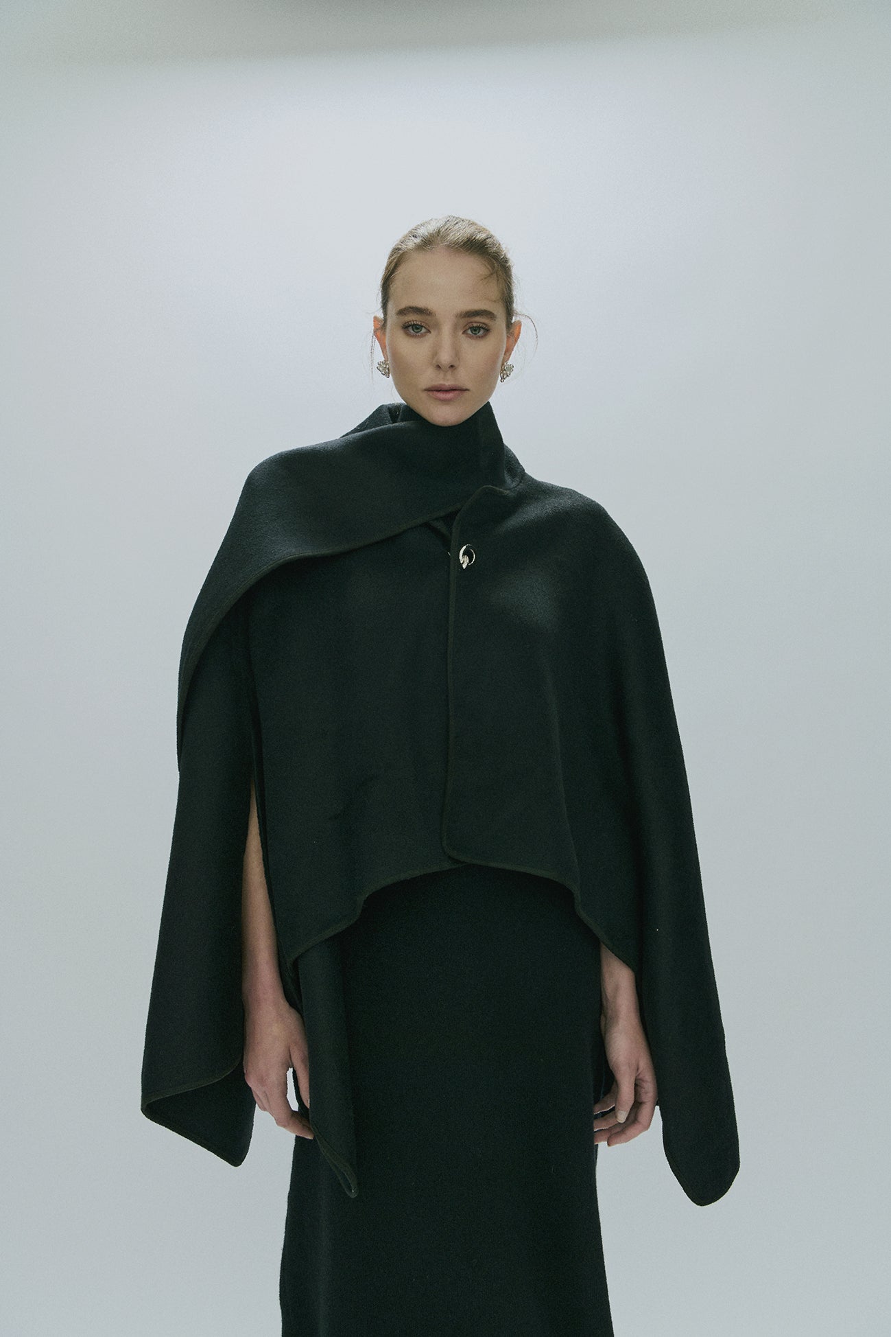 Felda wool cape