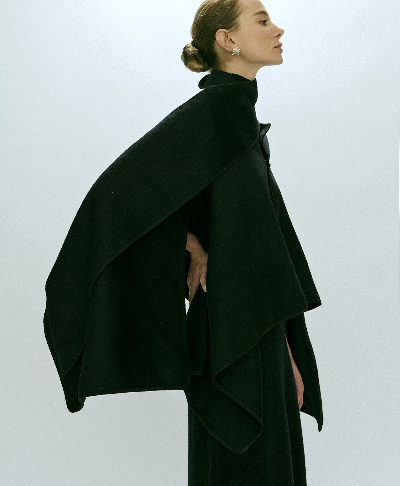 Felda wool cape