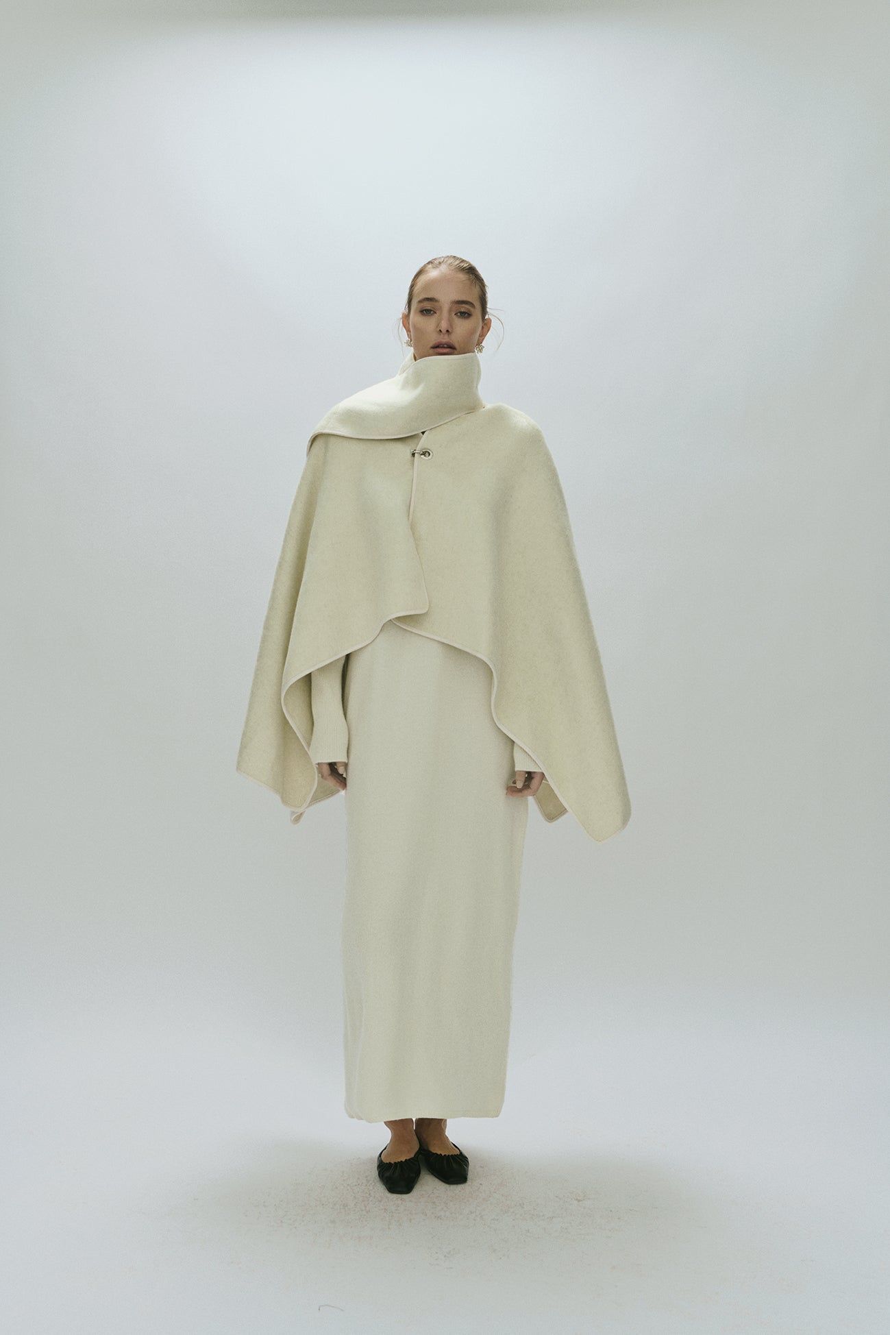 Felda wool cape