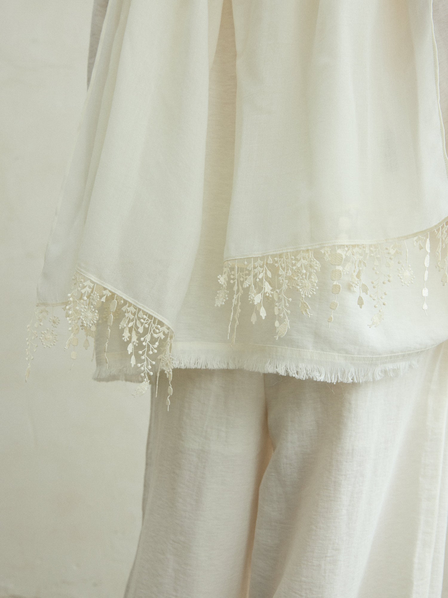 Cerise lace scarf