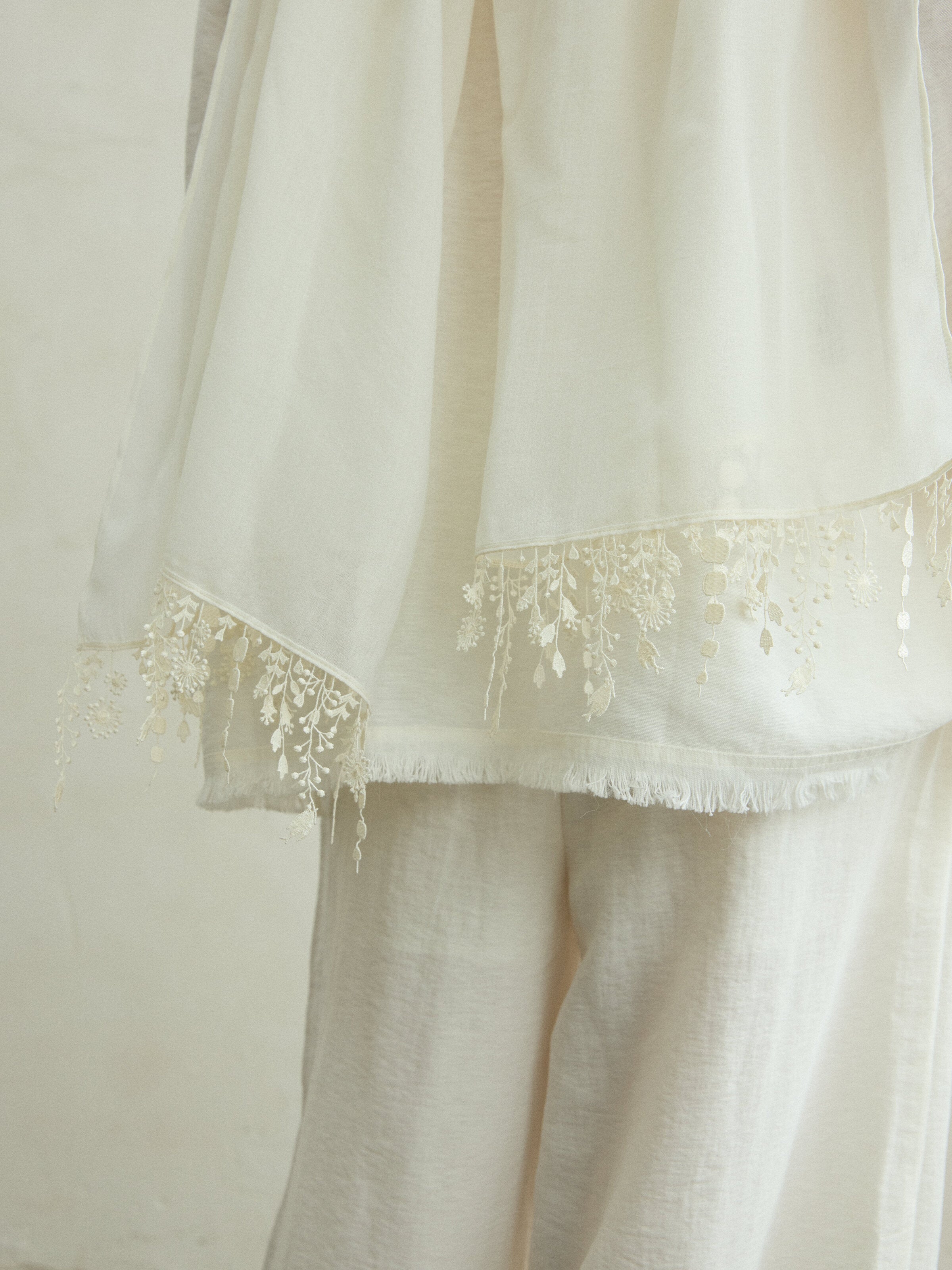 Cerise lace scarf