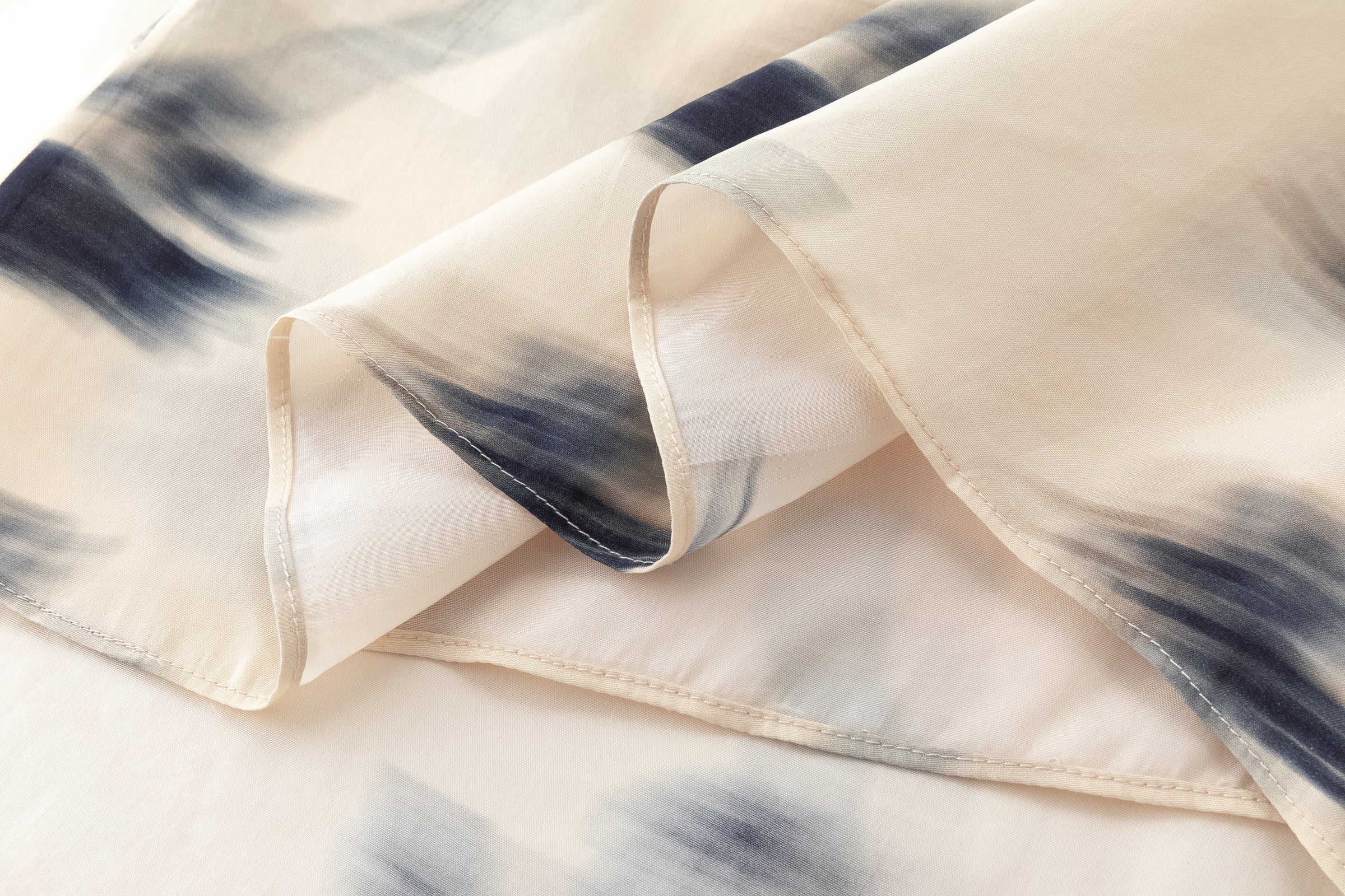 Nili asymmetric tank