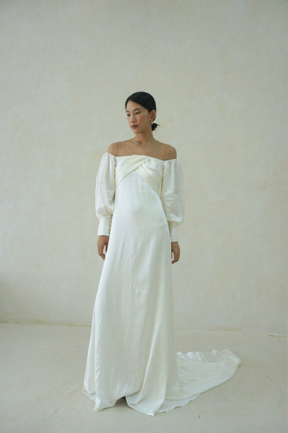 Pernille wedding gown