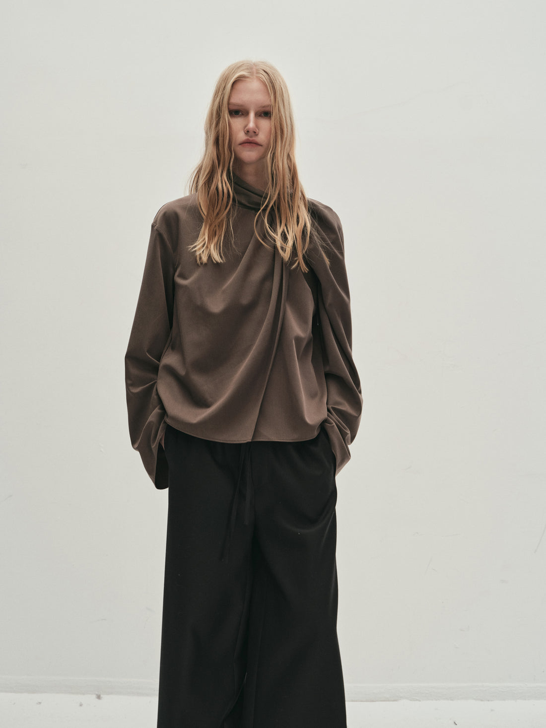 Araki knot blouse