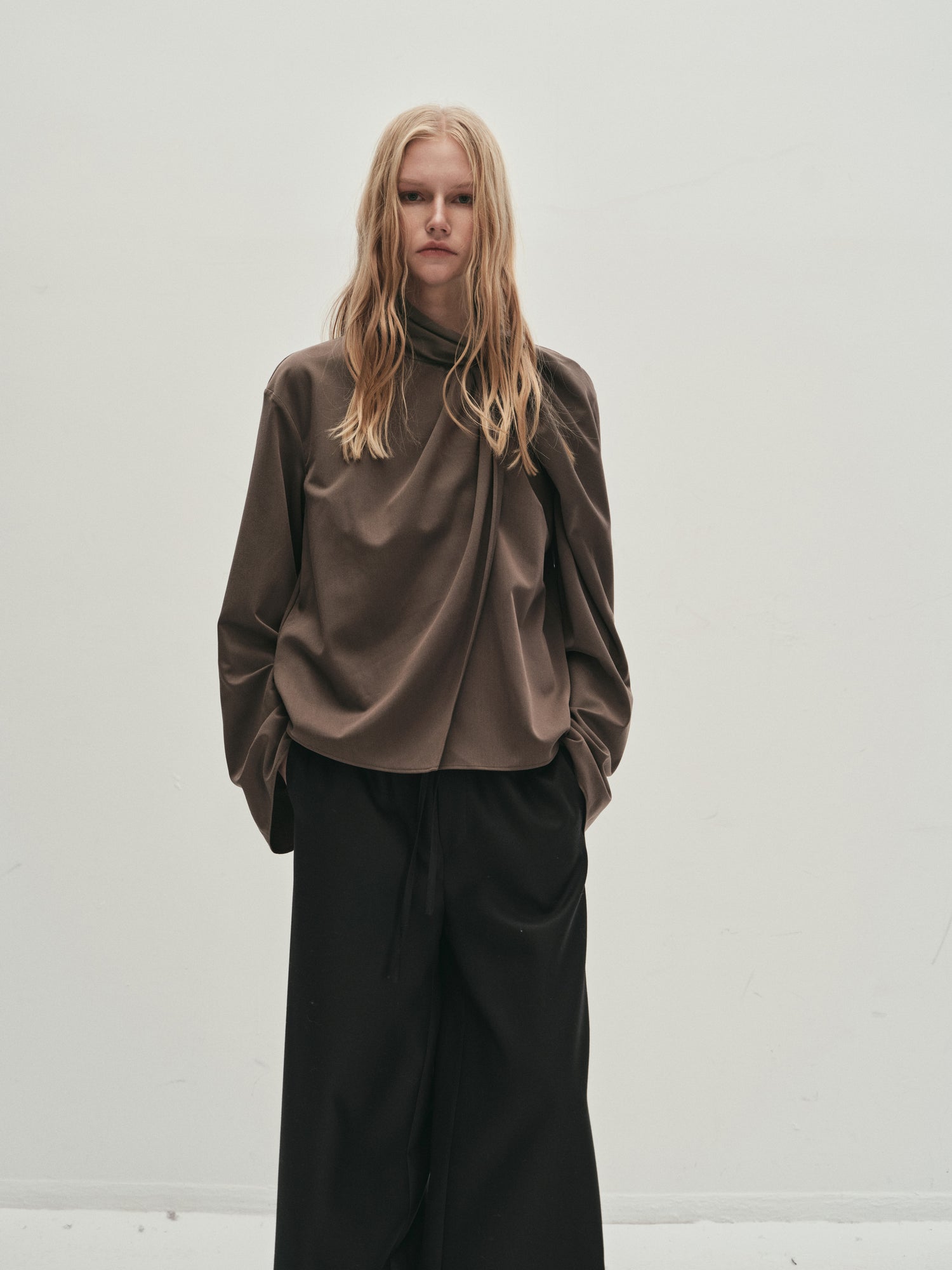 Araki knot blouse