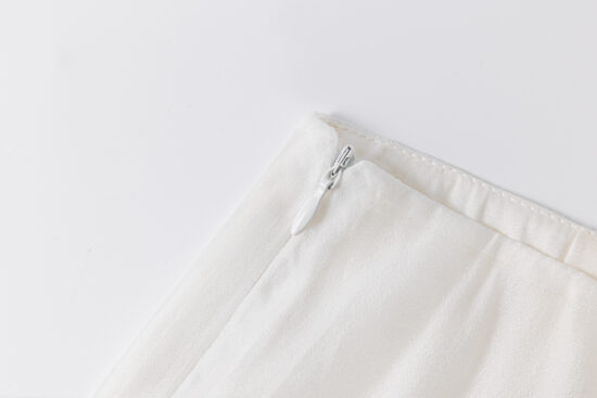 White flared skirt zip closure